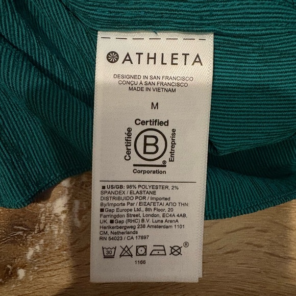 Athleta Echo Short Sleeve Revere Collar Button Through Top in Emerald Green - Picture 8 of 11